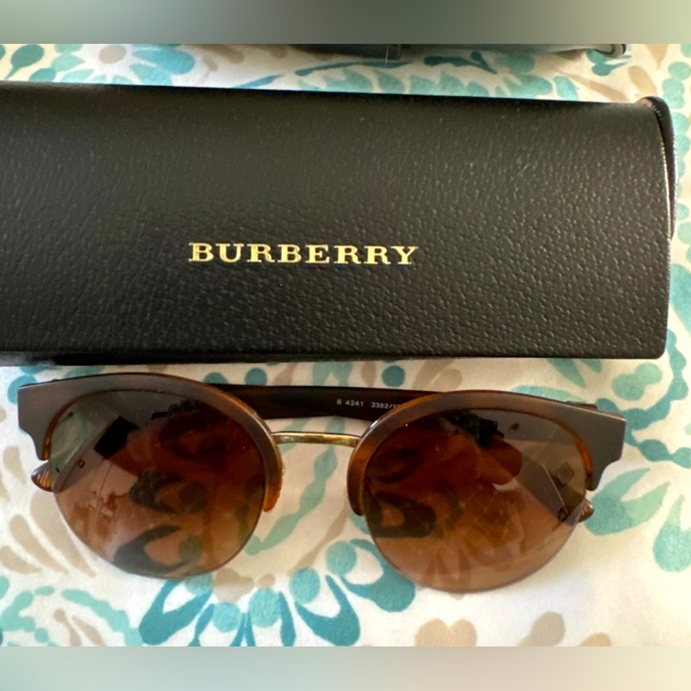 Burberry sunglasses new condition with case and cleaning cloth